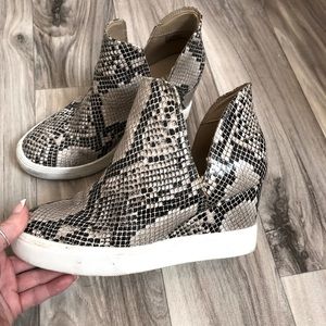 Snake skin wedges